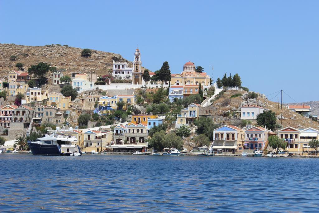 Odyssia Apartment Symi Bagian luar foto