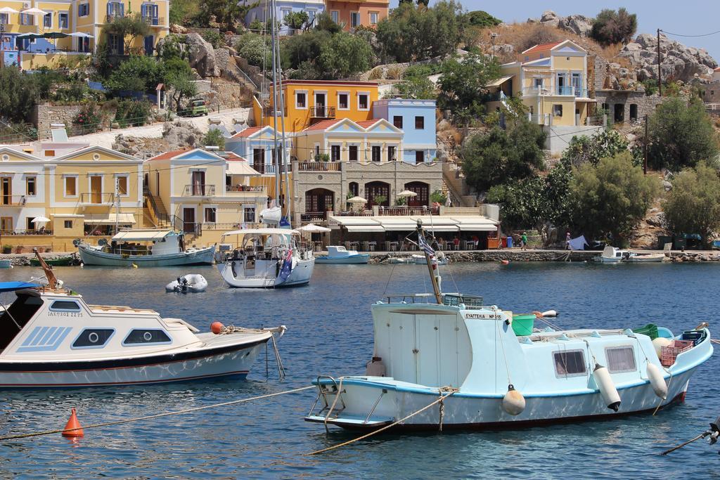 Odyssia Apartment Symi Bagian luar foto