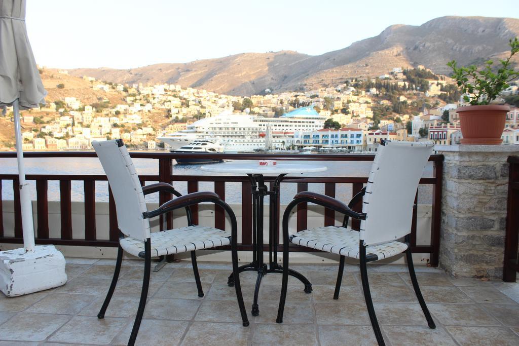 Odyssia Apartment Symi Bagian luar foto
