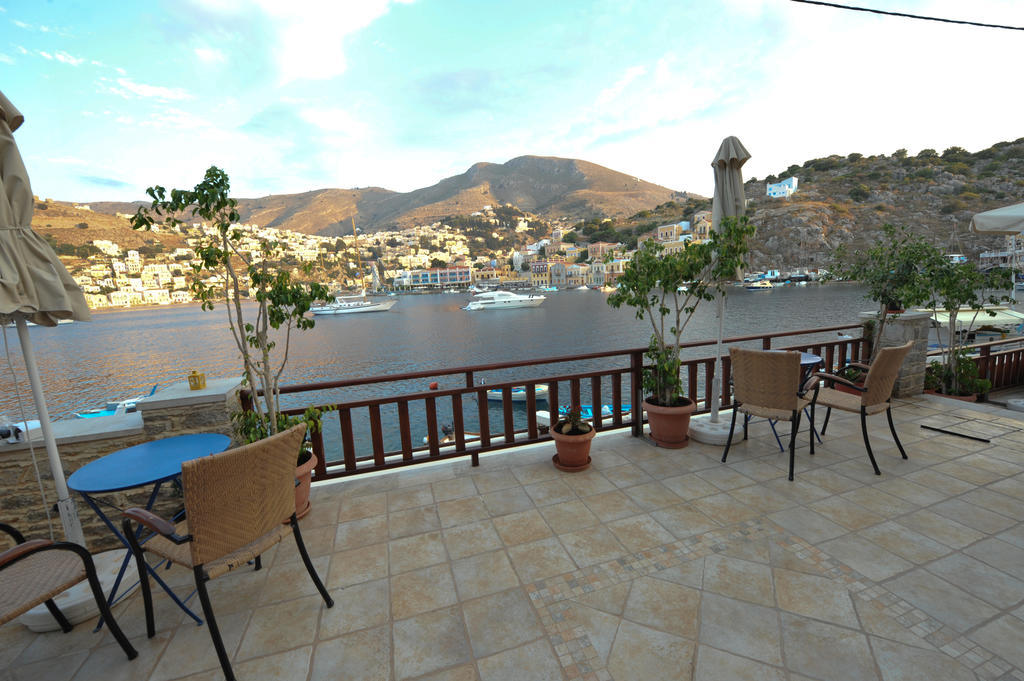 Odyssia Apartment Symi Bagian luar foto