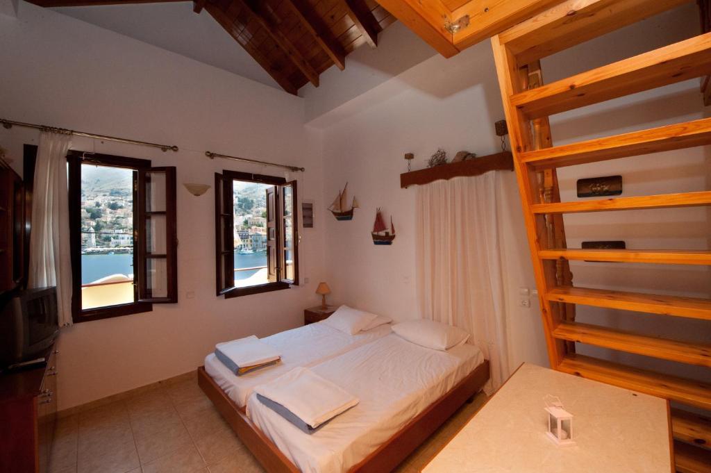 Odyssia Apartment Symi Bagian luar foto