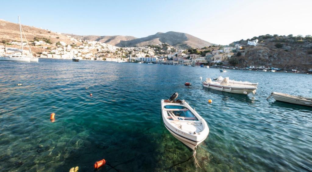 Odyssia Apartment Symi Bagian luar foto
