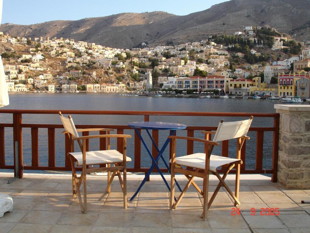 Odyssia Apartment Symi Bagian luar foto