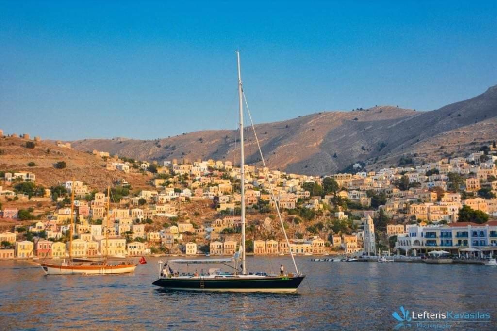 Odyssia Apartment Symi Bagian luar foto