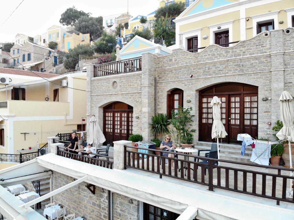 Odyssia Apartment Symi Bagian luar foto